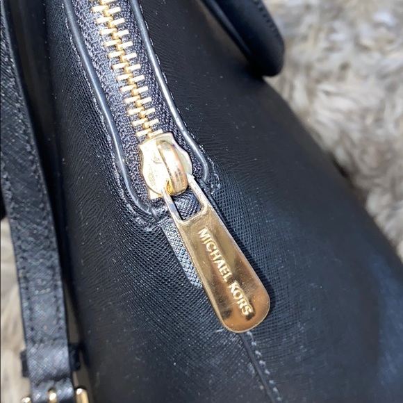 MICHAEL KORS HANDBAG - Picture 4 of 11